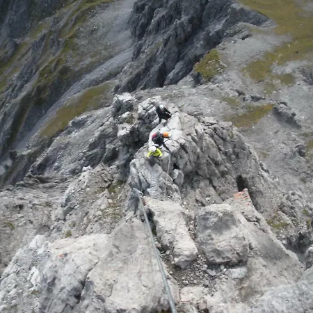 Tschengla Mit Eigener Sonnenterrasse - Wiese - Wlan - Netflix Buerserberg